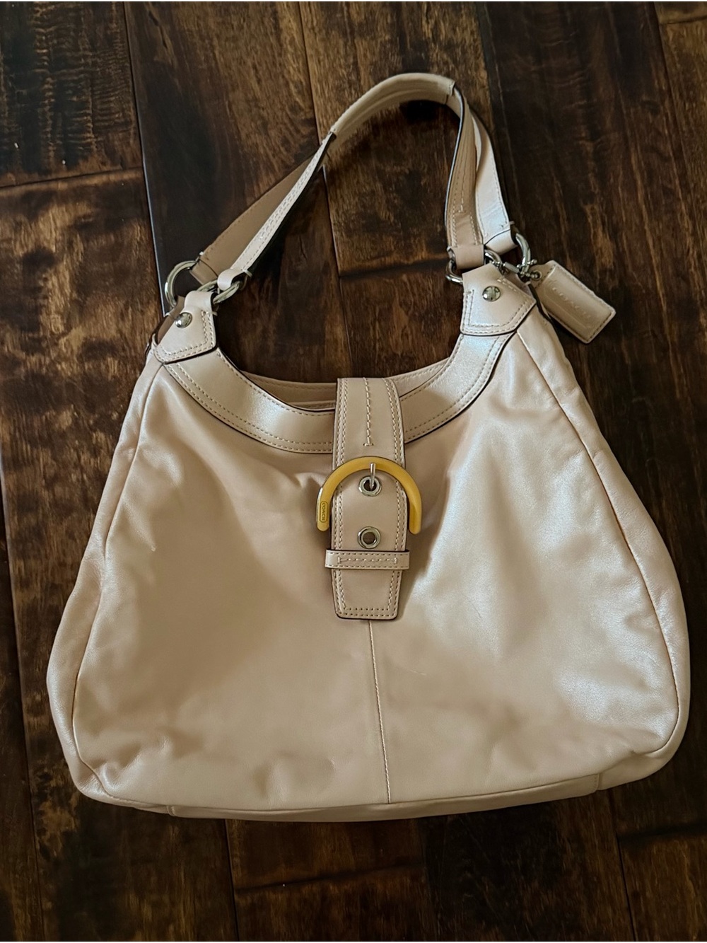 Coach SoHo Leather Hobo Purse Shoulder Bag Shell Pearl Pink
